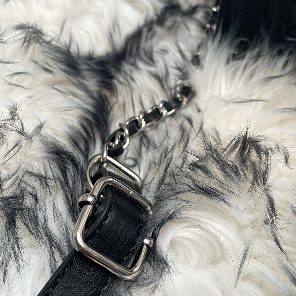 Badgley Mischka Black Letter Lock Crossbody with Bombe and Pearls. NWT - Picture 4 of 9